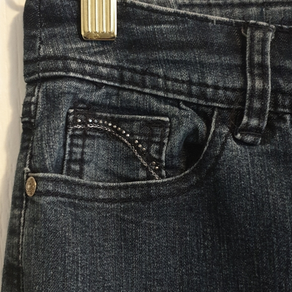 🦋 3 for $20 》Contrast petites denim jeans - Picture 2 of 9